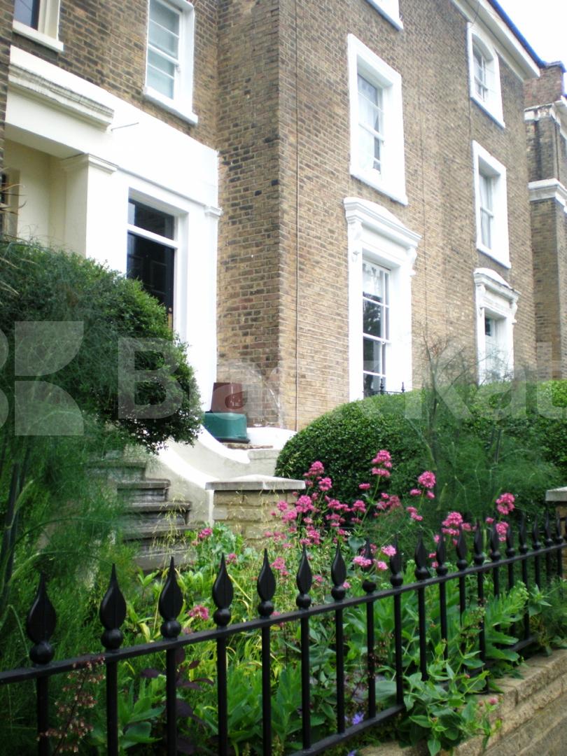 			LARGE 4 BED / 2 BATH!, 4 Bedroom, 1 bath, 1 reception Flat			 St Johns Villas, ARCHWAY